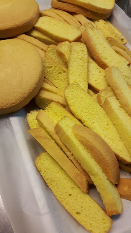 Pan di spagna